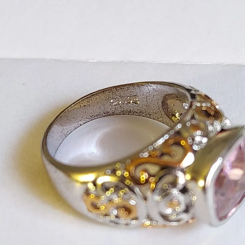 VTG Style Signed 18KGE Ornate Filigree Faceted Pink Glass Stone Ring Size 8.5